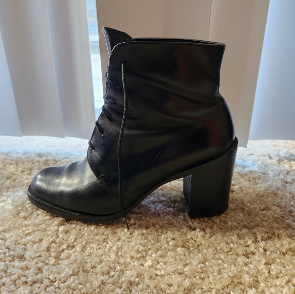 Charles David black leather heeled lace up booties size 7.5 - Picture 5 of 11